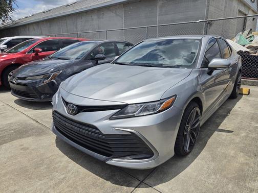 Celestial Silver Metallic 2022 Toyota Camry LE