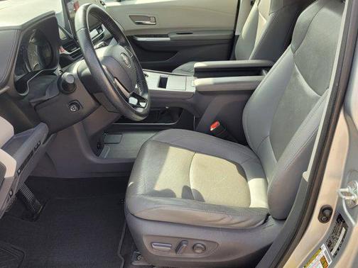 2021 Toyota Sienna Limited 7-Passenger