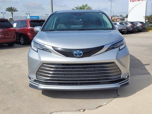 2021 Toyota Sienna Limited 7-Passenger