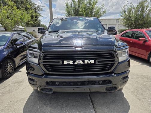 Diamond Black Crystal Pearlcoat 2023 RAM 1500 Laramie