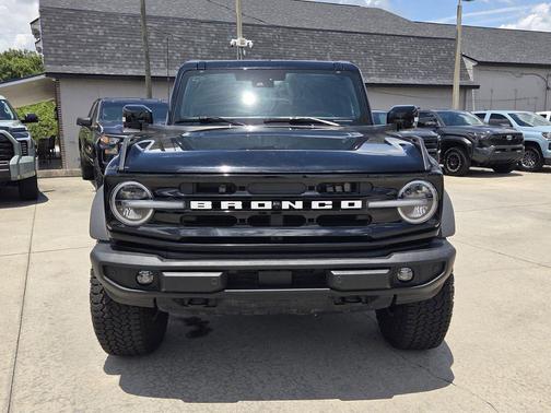 Shadow Black 2025 Ford Bronco Outer Banks