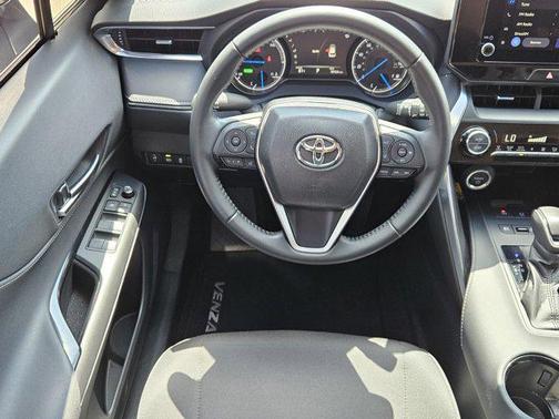 2024 Toyota Venza LE
