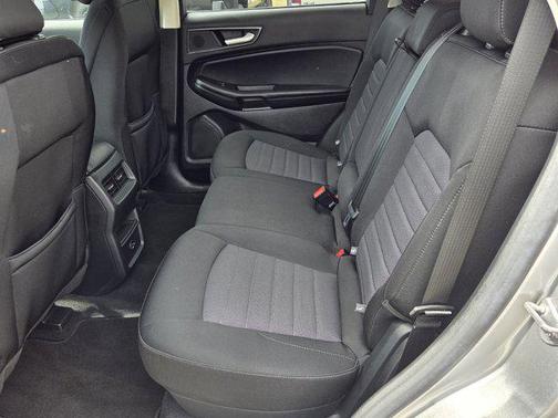 2021 Ford Edge SE