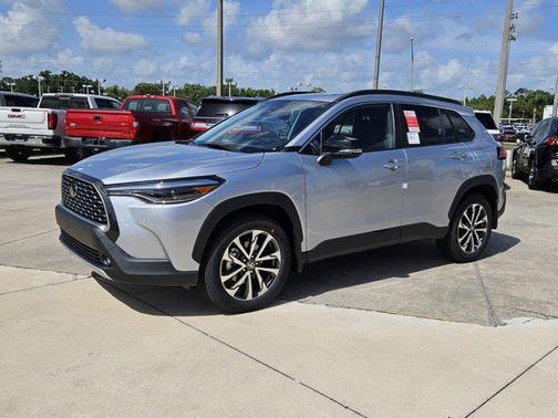 2025 Toyota Corolla Cross XLE