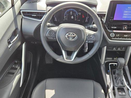 2025 Toyota Corolla Cross XLE
