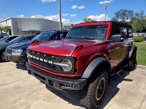 Hot Pepper Red Metallic Tinted Clearcoat 2023 Ford Bronco Wildtrak