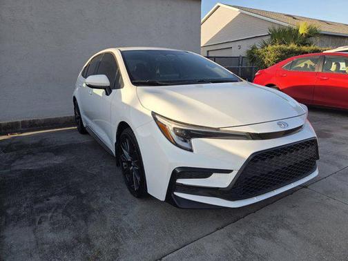 Ice Cap 2024 Toyota Corolla SE