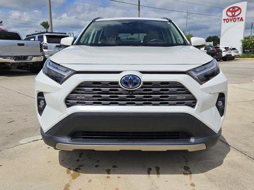 2022 Toyota RAV4 Hybrid SE