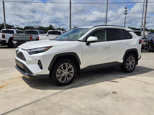 2022 Toyota RAV4 Hybrid SE
