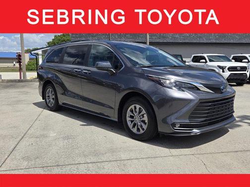 2025 Toyota Sienna XLE