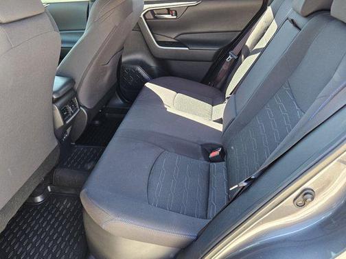 2023 Toyota RAV4 Hybrid SE