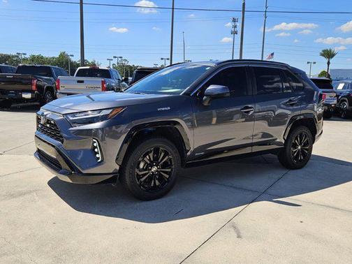 2023 Toyota RAV4 Hybrid SE