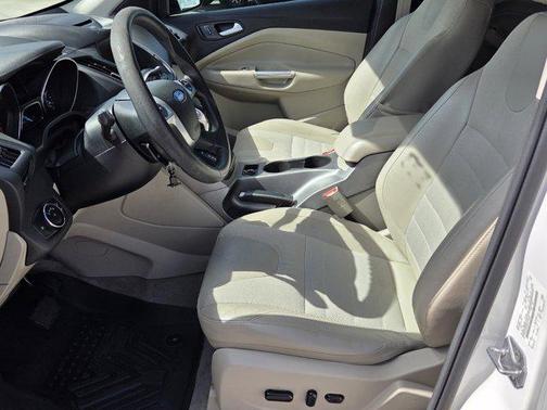 White Platinum Tricoat 2014 Ford Escape SE