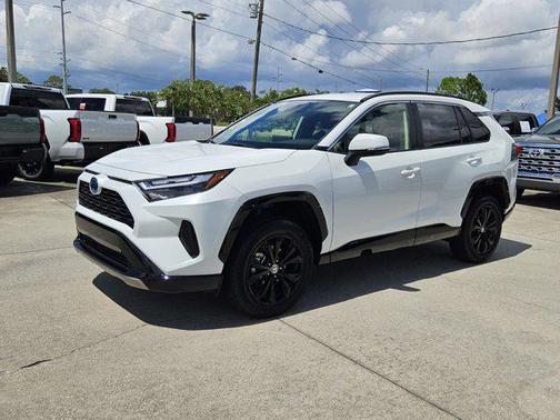 2024 Toyota RAV4 Hybrid SE