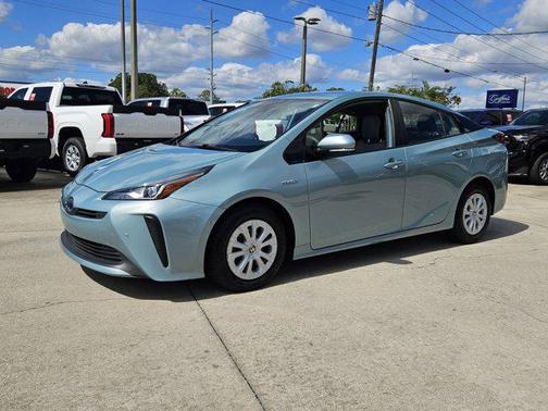 2019 Toyota Prius LE
