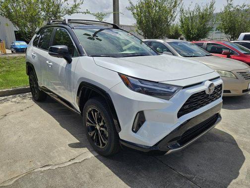 2025 Toyota RAV4 Hybrid SE