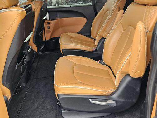 2022 Chrysler Pacifica L