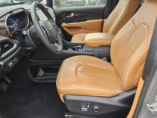 2022 Chrysler Pacifica L