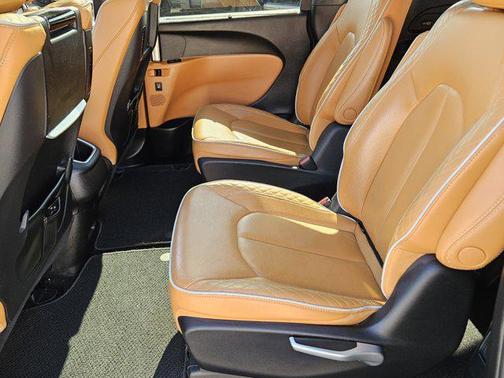 2022 Chrysler Pacifica L