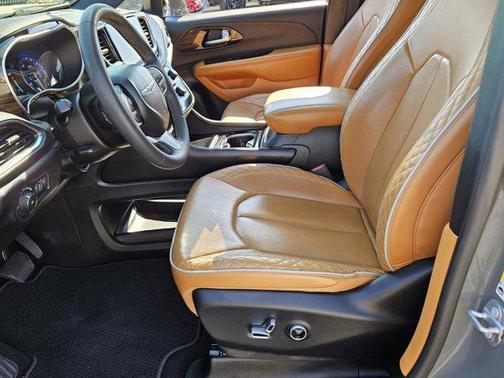 2022 Chrysler Pacifica L