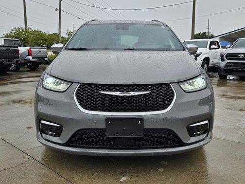 2022 Chrysler Pacifica L