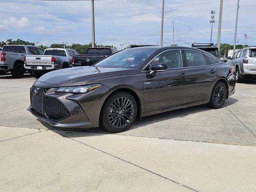 2020 Toyota Avalon Hybrid XSE