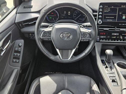 2020 Toyota Avalon Hybrid XSE