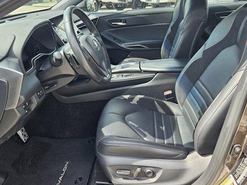 2020 Toyota Avalon Hybrid XSE