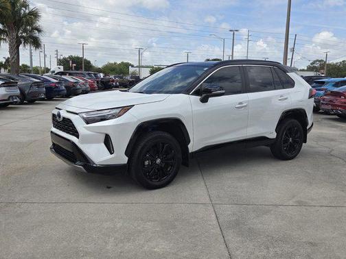 2024 Toyota RAV4 Hybrid SE