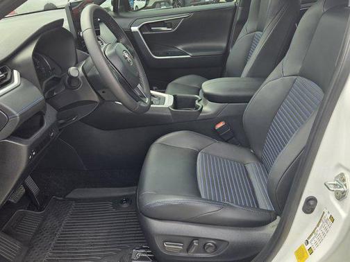 2024 Toyota RAV4 Hybrid SE