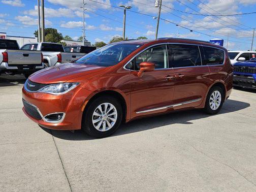 2018 Chrysler Pacifica Touring-L
