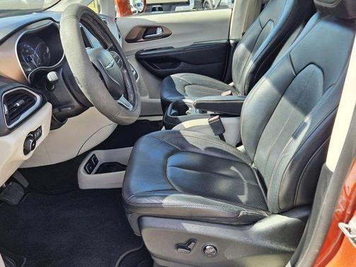 2018 Chrysler Pacifica Touring-L