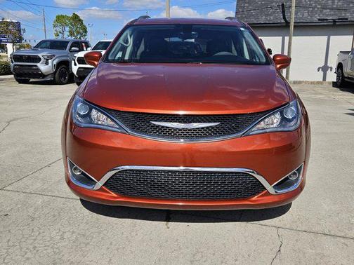 2018 Chrysler Pacifica Touring-L