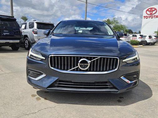 2022 Volvo S60 T5
