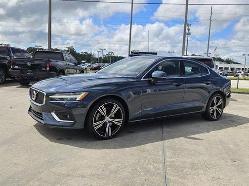 2022 Volvo S60 T5