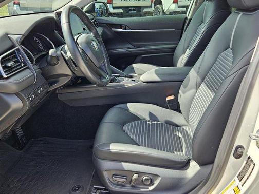 2024 Toyota Camry Hybrid SE