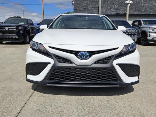 2024 Toyota Camry Hybrid SE