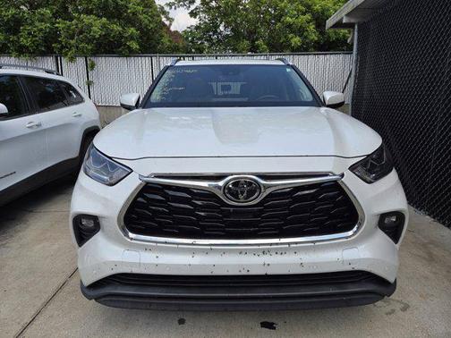 Wind Chill Pearl 2023 Toyota Highlander Limited