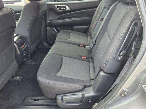 2018 Nissan Pathfinder S