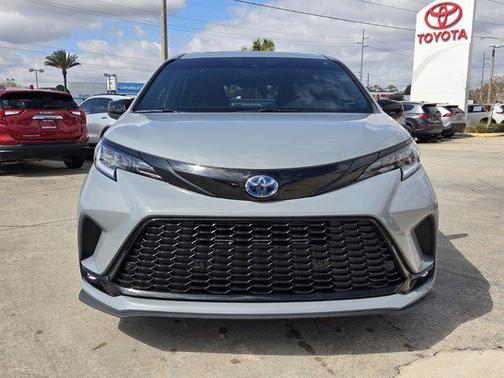 2025 Toyota Sienna XSE 7 Passenger