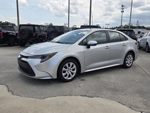 Classic Silver Metallic 2025 Toyota Corolla LE