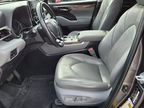 2021 Toyota Highlander Platinum