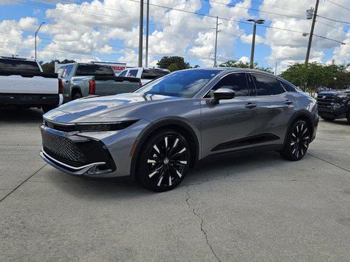 2023 Toyota Crown Platinum