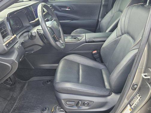 2023 Toyota Crown Platinum