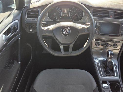 2016 Volkswagen e-Golf SE
