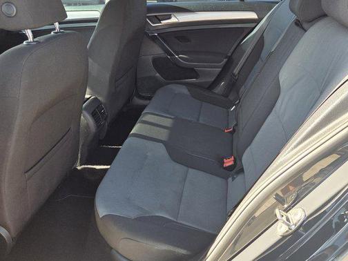 2016 Volkswagen e-Golf SE