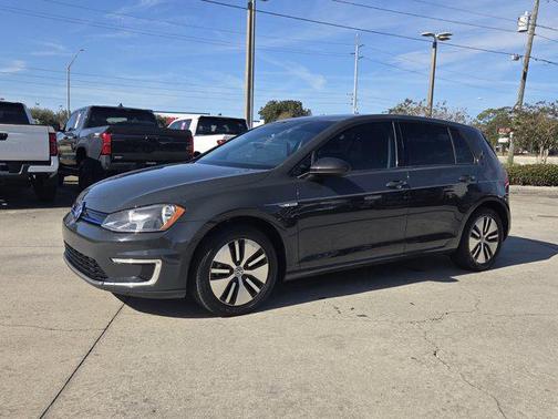 2016 Volkswagen e-Golf SE
