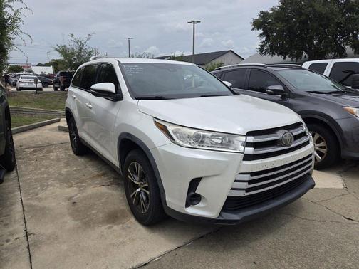 Blizzard Pearl 2019 Toyota Highlander LE I4