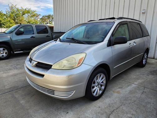 2005 Toyota Sienna LE