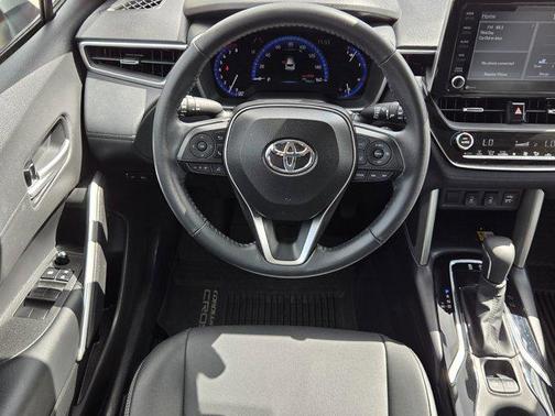 2022 Toyota Corolla Cross XLE